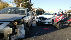  صور: إصابة متوسطة بحادث طرق بين مركبتين وسط مدينة يافا 